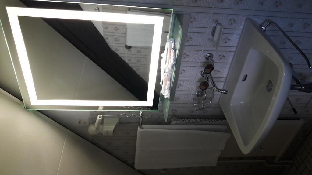 Hotel Untertor By Maier - Self-Check-In Altstatten Exterior photo